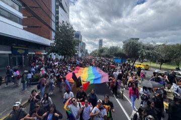 Marcha del Orgullo en Quito: comparsas y banderas de colores se toman el centro-norte de la capital