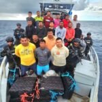 El Salvador detiene a 10 ecuatorianos en operaciones contra el tráfico de drogas en el océano Pacífico