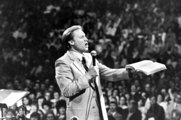 Muere a los 90 años el televangelista millonario Jimmy Swaggart