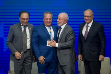 Los gobernadores del banco de los BRICS ratifican el ingreso de Colombia y Uzbekistán
