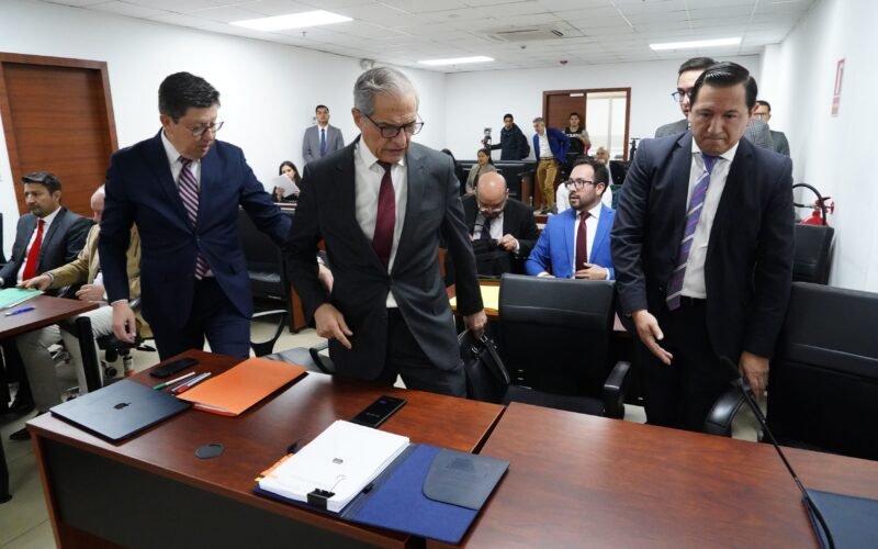 TCE multa con $ 11.700 al exjuez Fernando Muñoz  tras queja presentada por el presidente Daniel Noboa