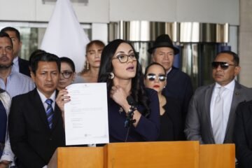 Juez del TCE sancionó a Viviana Veloz, con $ 9.000 por campaña anticipada en las elecciones de 2023