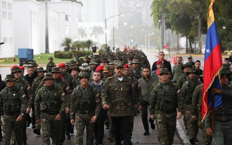 Maduro dice que la Fuerza Armada Nacional Bolivariana de Venezuela está “desplegada por aire, tierra, mar, ríos, montañas, ciudades” para garantizar la paz