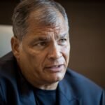 Rafael Correa difunde convocatoria a “Marcha del pendrive” en ‘defensa de la independencia judicial’