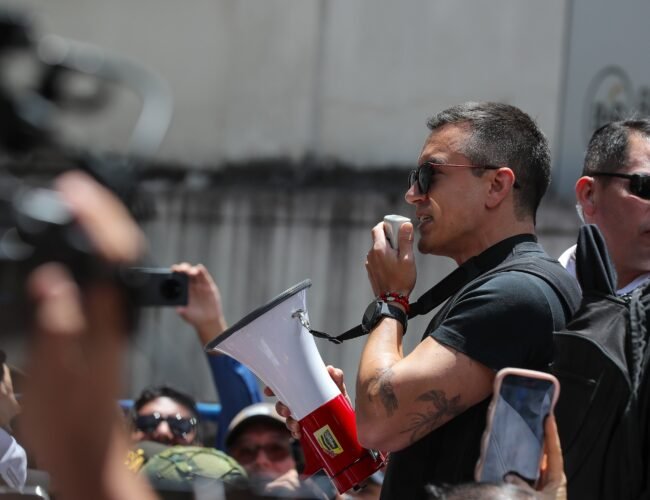 Gobierno de Daniel Noboa se deslinda de carteles contra jueces, pero crecen paralelismos con prácticas del correísmo