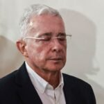 “Se puede callar señor Uribe”, tenso cruce entre jueza y expresidente Álvaro Uribe en lectura de sentencia
