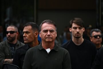 Jair Bolsonaro fue ingresado al hospital tras “sentirse mal” en su prisión domiciliaria