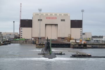 Reino Unido prueba el submarino nuclear HMS Agamemnon, es un gigante de 97 metros y 7.400 toneladas