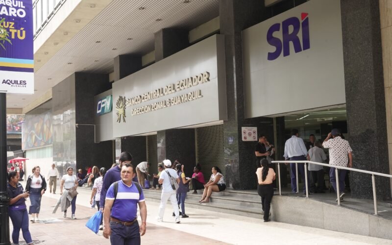 En nueve meses se han recaudado $ 838 millones por impuesto a la salida de divisas: ‘A veces te descuentan en el mes o al año’