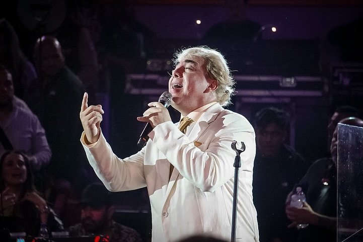 Cristian Castro cautivó a su público en medio de quejas por la organización del evento