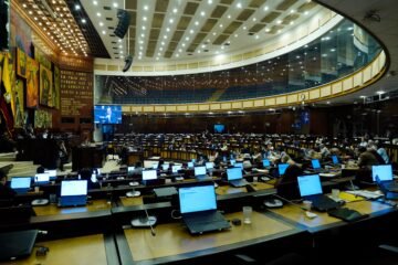 Ejecutivo emplea ‘atajos políticos’ para introducir textos de las leyes declaradas inconstitucionales por la Corte Constitucional