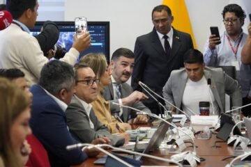 ‘Queremos respuestas, queremos saber la verdad’: Aquiles Alvarez cuestiona al Gobierno sobre investigaciones de atentados durante comparecencia en la Asamblea