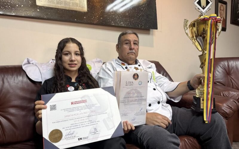 Promesa cumplida: joven cuencana y su abuelo ganan certamen gastronómico con tamal de cuy