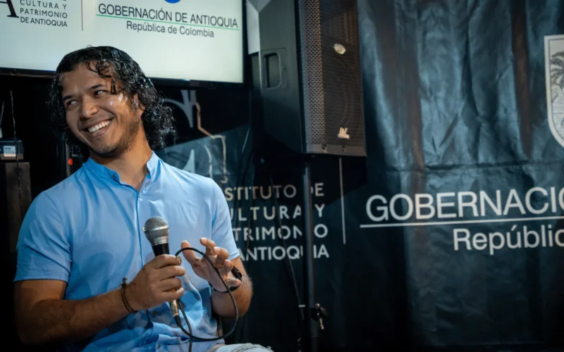 Jeison de Jesús Martínez Rodríguez transforma el dolor en conciencia a través de la literatura