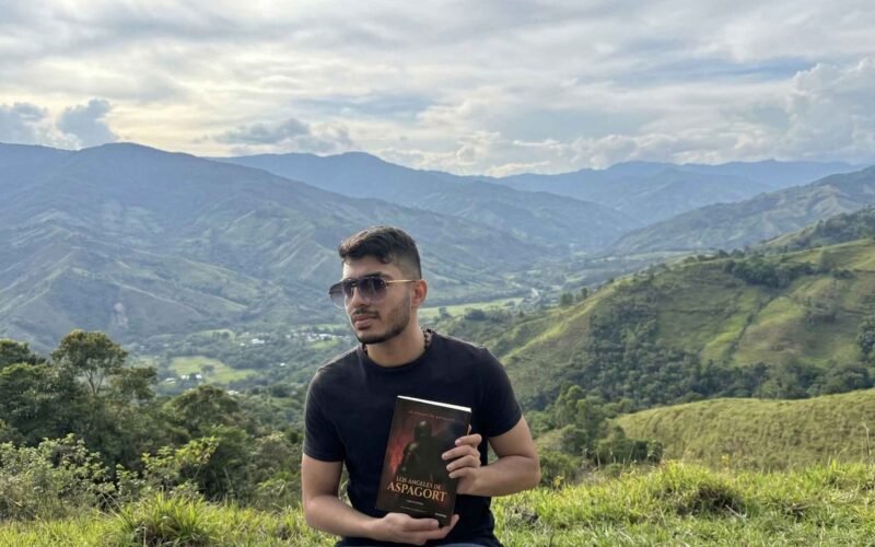 Nicolás Aguilera Cardona consolida su debut literario con una fantasía épica oscura de gran ambición narrativa