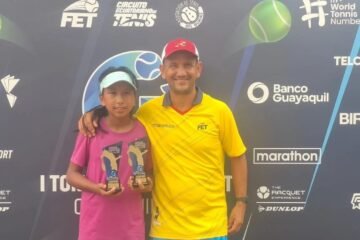 Tenista Angely Rivadeneira inicia la temporada con doble título nacional