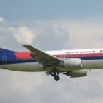 Desaparece de los radares en Indonesia un avión con 11 personas a bordo