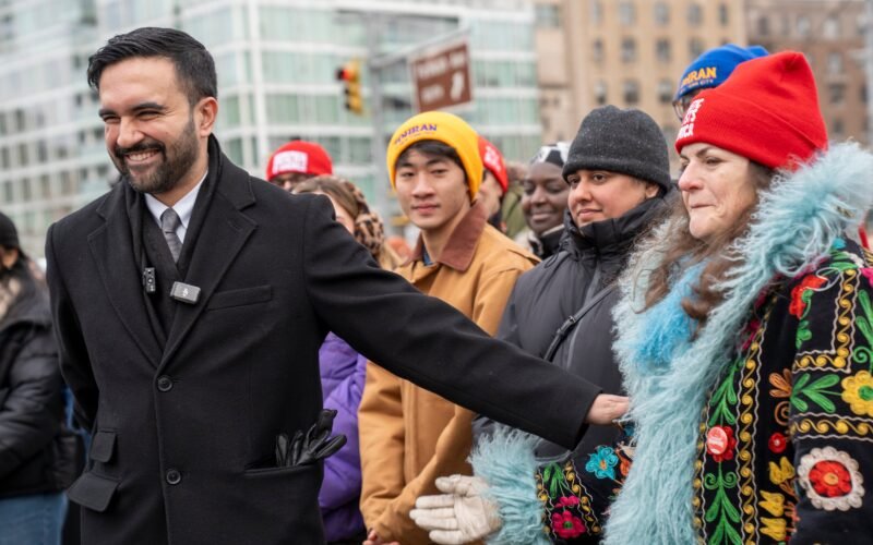 Polémica en Nueva York: Zohran Mamdani enfrenta críticas por frenar órdenes contra el antisemitismo