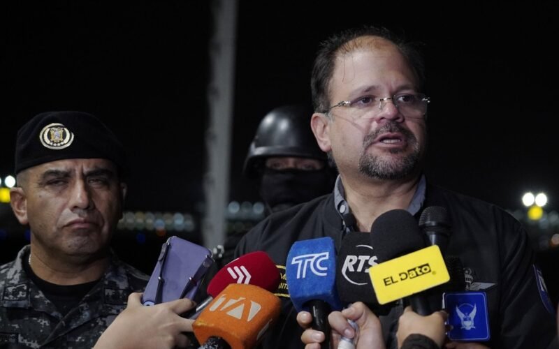 El ministro Reimberg acusa a Rafael Correa de permitir rutas del narcotráfico en Ecuador