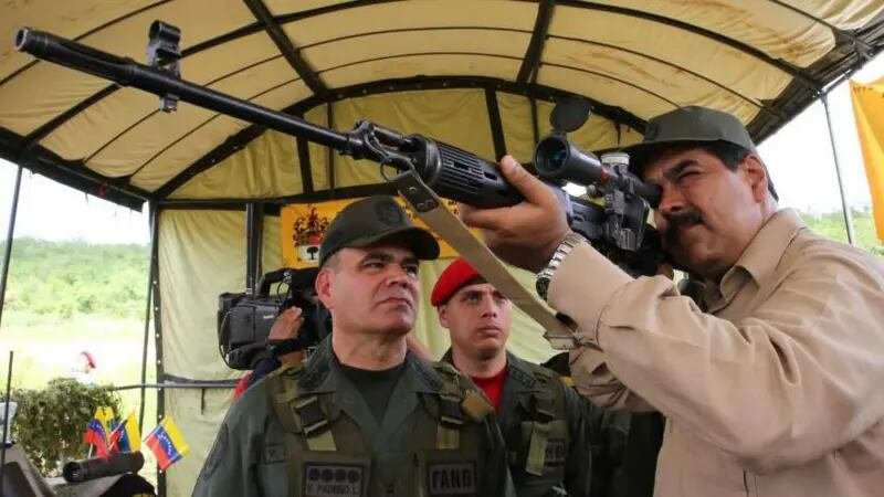 Por qué las defensas aéreas que Venezuela compró a Rusia y China no pudieron repeler el ataque de EE.UU.