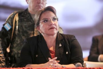 Xiomara Castro le pide diálogo directo y frontal a Donald Trump