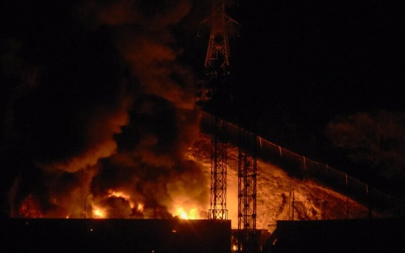 Fuertes explosiones sacudieron la madrugada de este sábado 3 de enero a Caracas y a los estados de Miranda, Aragua y La Guaira en Venezuela