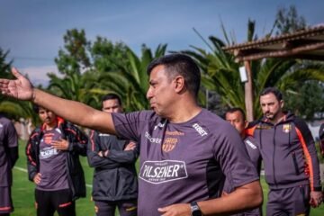 César Farías quiere tener cuatro delanteros en Barcelona SC para la temporada 2026