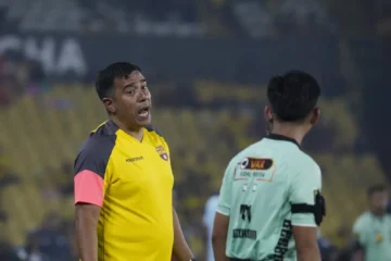 Barcelona SC planea ceder a dos futbolistas por decisión de César Farías