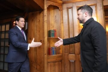 Zelenski y Rubio abordan en Múnich las negociaciones para poner fin a la guerra