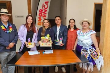 “Guagua de Carnaval” rinde homenaje a las artesanas del Museo Municipal de la Paja Toquilla