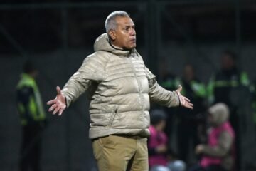 Orense SC anuncia a Hernán Torres como su nuevo entrenador tras la salida de Raúl Antuña