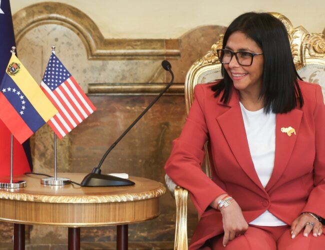 Delcy Rodríguez anuncia ingreso de $300 millones por venta de fueloil para fondo social