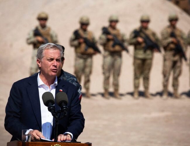 El fin de la era Boric en Migraciones: Kast tumba el decreto que iba a legalizar a 182.000 personas de un plumazo