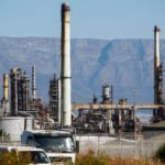 EE. UU. considera levantar sanciones a más petróleo ruso ante la subida de precios