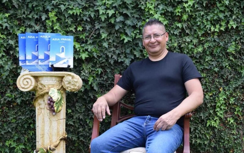 Andrés Eduardo Pérez Cadena irrumpe en la narrativa contemporánea con “Azul Frágil”, una obra filosófica y disruptiva que desafía las estructuras tradicionales