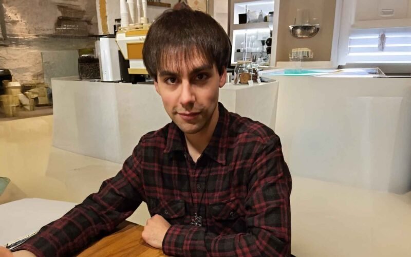 Alex Manzano Salas regresa con una novela vibrante que mezcla misterio, terror y aventura juvenil