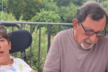 RAMIRO TOMÁS SUEIRO BELOSO CONECTA GENERACIONES Y SOLIDARIDAD EN LA PRESENTACIÓN DE SU OBRA ‘HABITACIONES SIN BARRER’