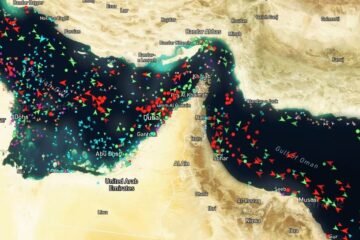 Irán advierte a los buques que no se desvíen de ruta demarcada en estrecho de Ormuz