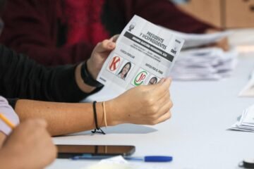 Conteos rápidos muestran empate técnico en Perú, con casi la mitad de las actas escrutadas aún no se puede definir un ganador