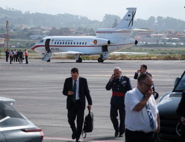 Avión Falcón de la Casa Real llevará al papa León XVI hasta Roma