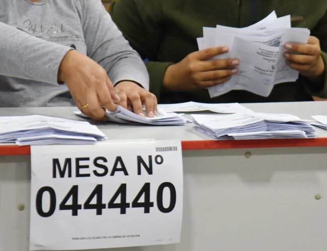 Perú procesa 100 % de las actas, pero queda a la espera de resolver 1.552 observaciones
