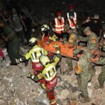 Venezuela informa del rescate de 33 personas con vida tras doble terremoto