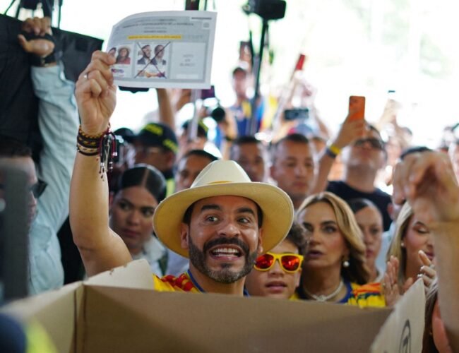 El ultraderechista De la Espriella votó en Barranquilla confiado en ganar la Presidencia