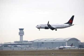 La guerra en Oriente Medio y el alza del combustible reducirán a la mitad las ganancias de las aerolíneas