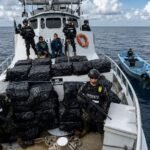 El Salvador intercepta 1,36 toneladas de droga en una lancha; hay dos ecuatorianos detenidos