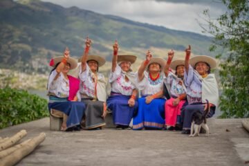 Partería ancestral de Imbabura: confianza, partos naturales y resistencia indígena en una obra bilingüe (español y quichua)