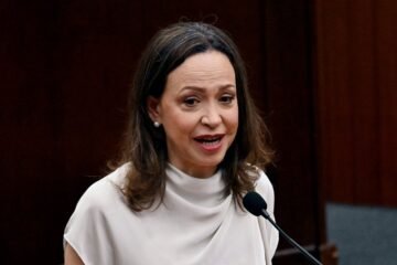 Líder opositora Machado no participará en diálogos con gobierno de Venezuela respaldados por EE.UU.