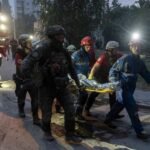Suben a 20 los fallecidos en el ataque ruso a Kiev y su localidad cercana de Vishneve
