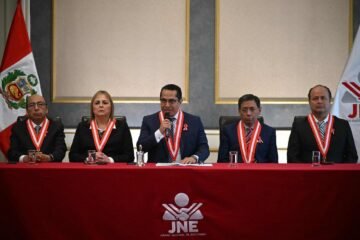 Jurado electoral de Perú admite que sistema de comicios debe mejorar su eficiencia