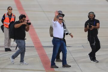 Expresidente Juan Orlando Hernández vuelve a Honduras para enfrentar la justicia tras indulto en Estados Unidos